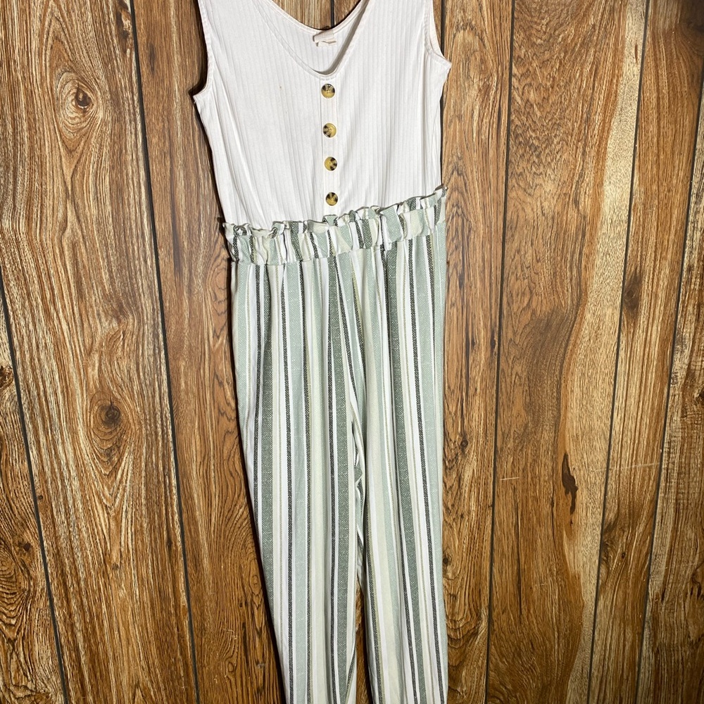 Hunter White Ribbed Top with Button Detail